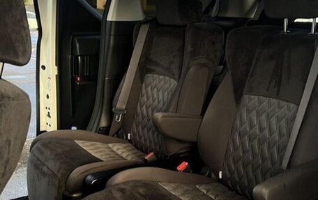 Toyota Alphard III, 2019 год, 3 850 000 рублей, 9 фотография