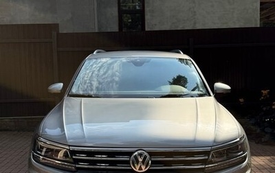 Volkswagen Tiguan II, 2019 год, 2 740 000 рублей, 1 фотография