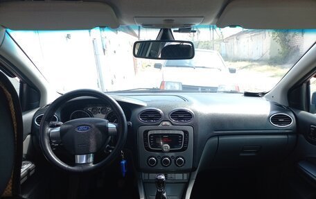Ford Focus II рестайлинг, 2010 год, 700 000 рублей, 3 фотография