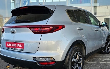 KIA Sportage IV рестайлинг, 2018 год, 2 399 000 рублей, 2 фотография
