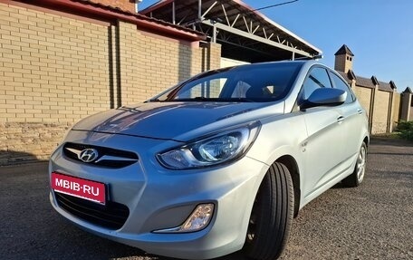 Hyundai Solaris II рестайлинг, 2011 год, 960 000 рублей, 1 фотография