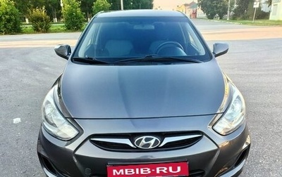 Hyundai Solaris II рестайлинг, 2012 год, 900 000 рублей, 1 фотография