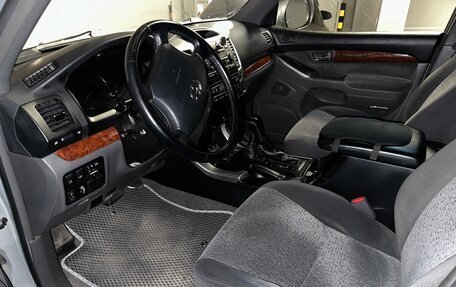 Toyota Land Cruiser Prado 120 рестайлинг, 2007 год, 2 700 000 рублей, 3 фотография