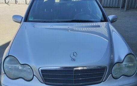 Mercedes-Benz C-Класс, 2003 год, 850 000 рублей, 3 фотография