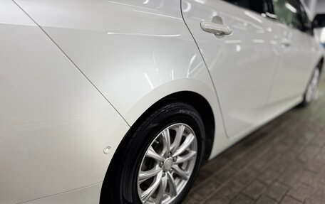Toyota Prius IV XW50, 2018 год, 1 600 000 рублей, 11 фотография