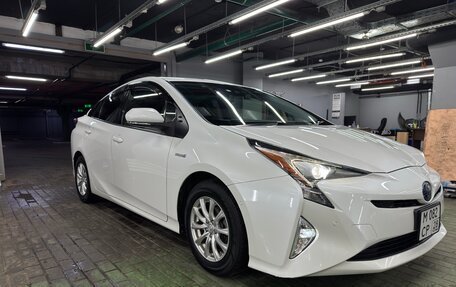 Toyota Prius IV XW50, 2018 год, 1 600 000 рублей, 19 фотография