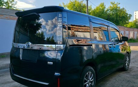Toyota Voxy III, 2014 год, 1 750 000 рублей, 4 фотография