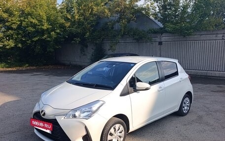 Toyota Vitz, 2019 год, 900 000 рублей, 3 фотография