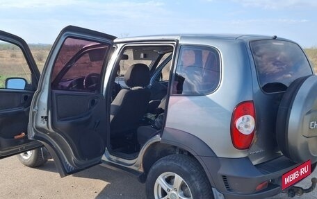 Chevrolet Niva I рестайлинг, 2011 год, 420 000 рублей, 3 фотография