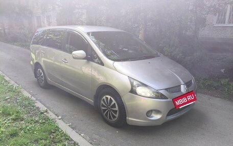 Mitsubishi Grandis, 2004 год, 565 000 рублей, 3 фотография