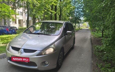 Mitsubishi Grandis, 2004 год, 565 000 рублей, 2 фотография