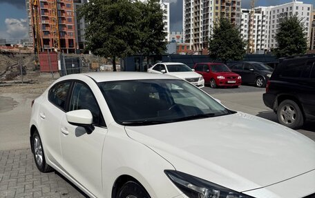 Mazda 3, 2018 год, 1 800 000 рублей, 2 фотография