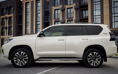 Toyota Land Cruiser Prado 150 рестайлинг 2, 2021 год, 6 560 000 рублей, 8 фотография