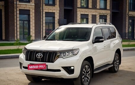 Toyota Land Cruiser Prado 150 рестайлинг 2, 2021 год, 6 560 000 рублей, 4 фотография