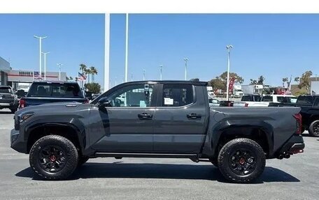 Toyota Tacoma, 2025 год, 7 000 000 рублей, 5 фотография