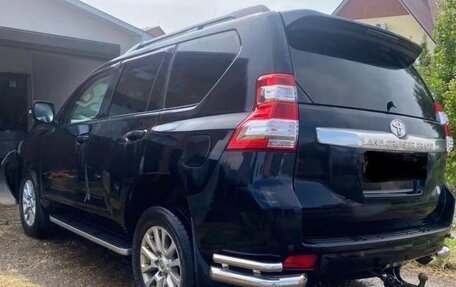 Toyota Land Cruiser Prado 150 рестайлинг 2, 2017 год, 2 400 000 рублей, 2 фотография