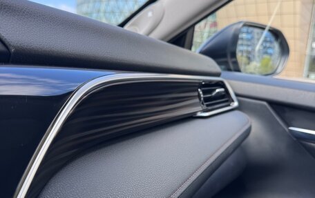 Toyota Camry, 2018 год, 2 700 000 рублей, 7 фотография
