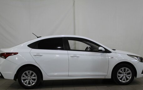 Hyundai Solaris II рестайлинг, 2017 год, 875 000 рублей, 6 фотография