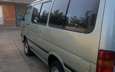 Toyota HiAce H100, 2002 год, 1 100 000 рублей, 2 фотография