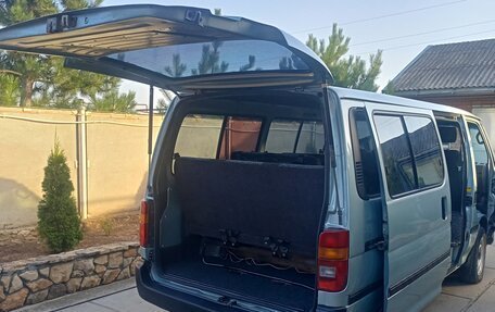 Toyota HiAce H100, 2002 год, 1 100 000 рублей, 7 фотография