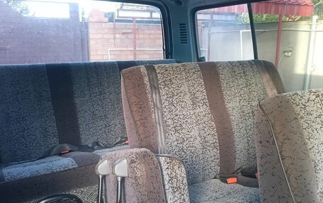 Toyota HiAce H100, 2002 год, 1 100 000 рублей, 15 фотография
