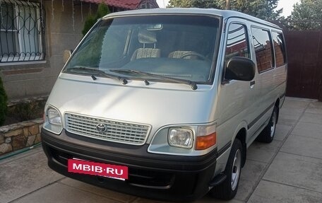 Toyota HiAce H100, 2002 год, 1 100 000 рублей, 6 фотография