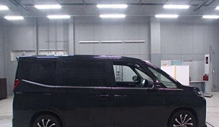Toyota Noah, 2022 год, 2 500 000 рублей, 5 фотография