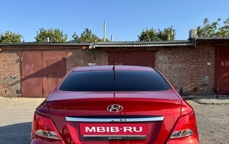Hyundai Solaris II рестайлинг, 2015 год, 900 000 рублей, 4 фотография