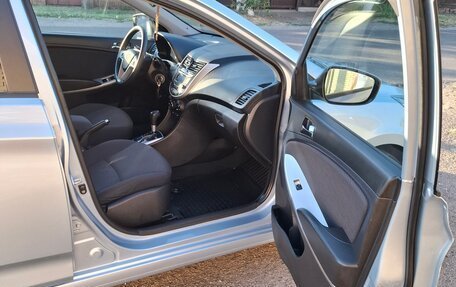 Hyundai Solaris II рестайлинг, 2011 год, 960 000 рублей, 2 фотография