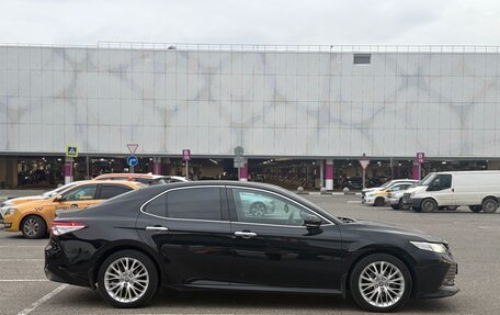 Toyota Camry, 2020 год, 3 400 000 рублей, 4 фотография