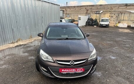 Opel Astra J, 2013 год, 915 000 рублей, 2 фотография