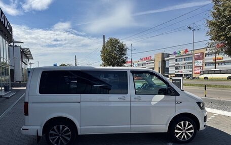 Volkswagen Caravelle T6 рестайлинг, 2016 год, 3 280 000 рублей, 4 фотография