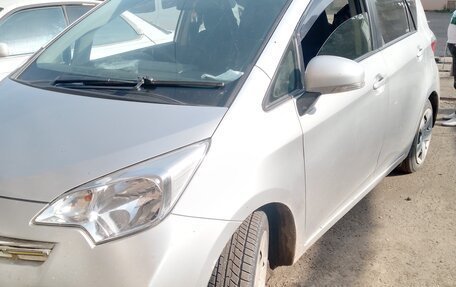 Toyota Ractis II, 2011 год, 780 000 рублей, 2 фотография