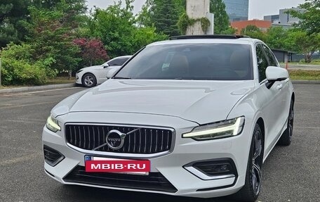 Volvo S60 III, 2020 год, 1 998 000 рублей, 2 фотография