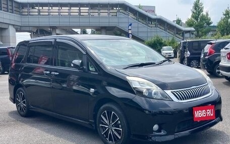 Toyota ISis I, 2013 год, 998 000 рублей, 2 фотография