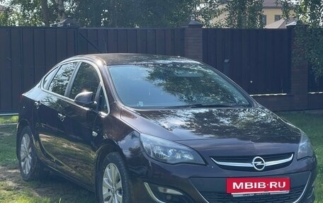 Opel Astra J, 2013 год, 850 000 рублей, 2 фотография