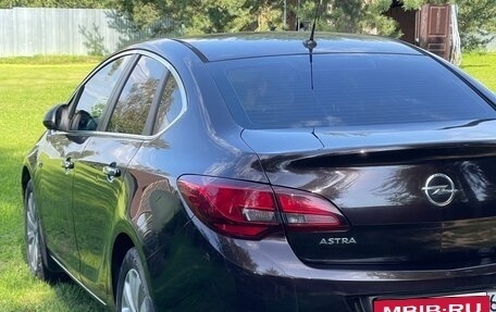 Opel Astra J, 2013 год, 850 000 рублей, 4 фотография