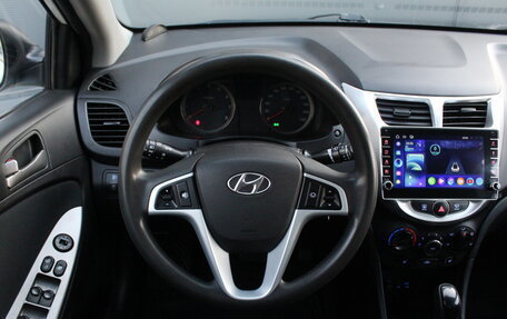 Hyundai Solaris II рестайлинг, 2015 год, 1 100 000 рублей, 8 фотография