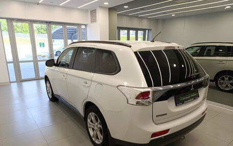 Mitsubishi Outlander III рестайлинг 3, 2013 год, 1 370 000 рублей, 4 фотография
