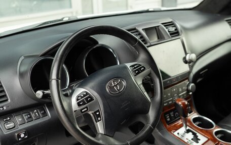 Toyota Highlander III, 2012 год, 2 100 000 рублей, 11 фотография