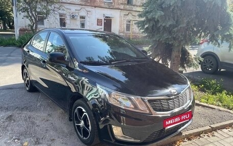 KIA Rio III рестайлинг, 2014 год, 925 000 рублей, 2 фотография