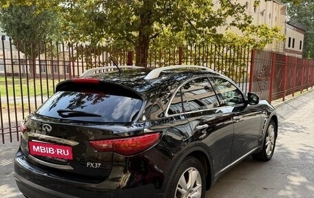 Infiniti FX II, 2012 год, 1 735 000 рублей, 1 фотография