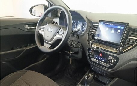 Hyundai Solaris II рестайлинг, 2021 год, 1 649 000 рублей, 10 фотография