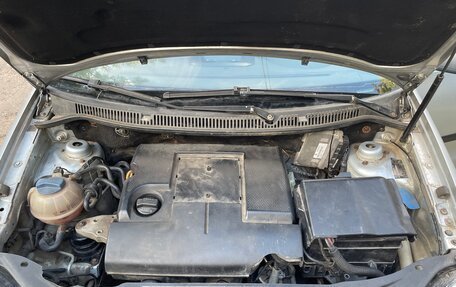 Volkswagen Polo IV рестайлинг, 2002 год, 265 000 рублей, 12 фотография