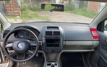 Volkswagen Polo IV рестайлинг, 2002 год, 265 000 рублей, 11 фотография