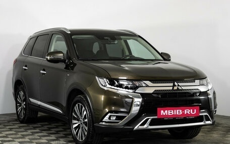 Mitsubishi Outlander III рестайлинг 3, 2019 год, 3 149 000 рублей, 3 фотография