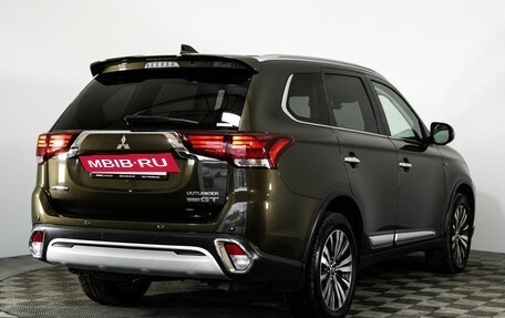 Mitsubishi Outlander III рестайлинг 3, 2019 год, 3 149 000 рублей, 5 фотография