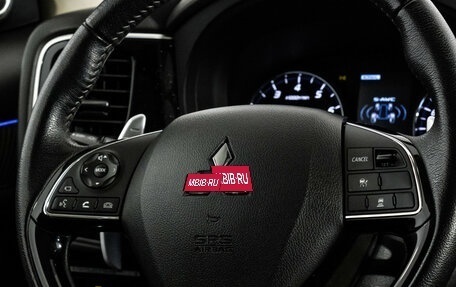 Mitsubishi Outlander III рестайлинг 3, 2019 год, 3 149 000 рублей, 12 фотография