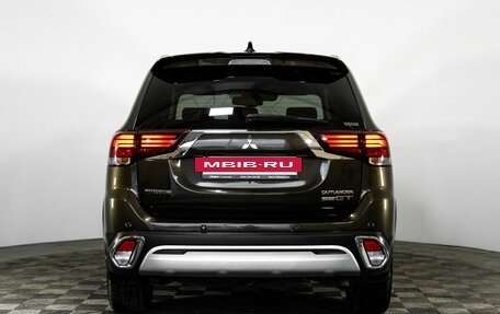 Mitsubishi Outlander III рестайлинг 3, 2019 год, 3 149 000 рублей, 6 фотография