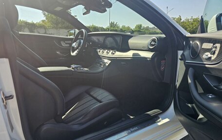 Mercedes-Benz E-Класс, 2019 год, 3 890 000 рублей, 23 фотография